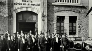 Atatürk'ün çocuklara armağanı: Arşiv fotoğraflarıyla ilk 23 Nisan